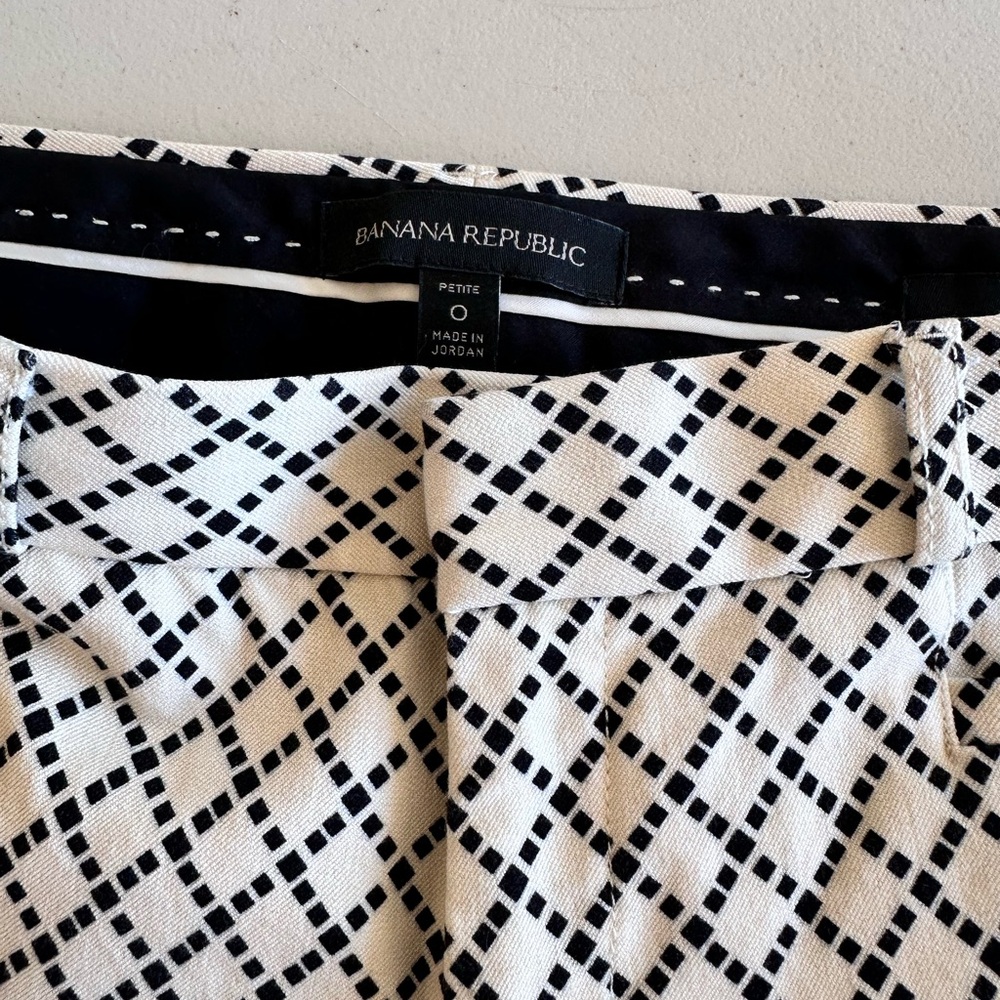 Banana Republic Black and White Dress Pants with Geometric Pattern - Picture 2 of 2